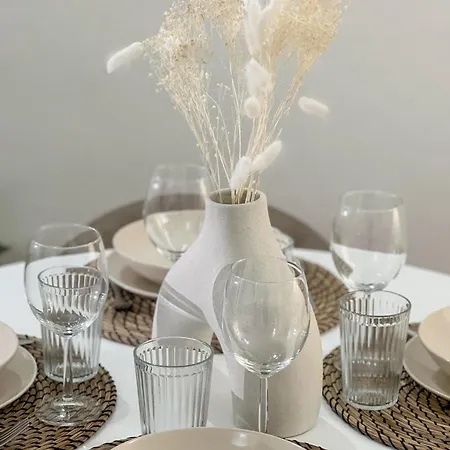 Alatea Valverde 아파트 *