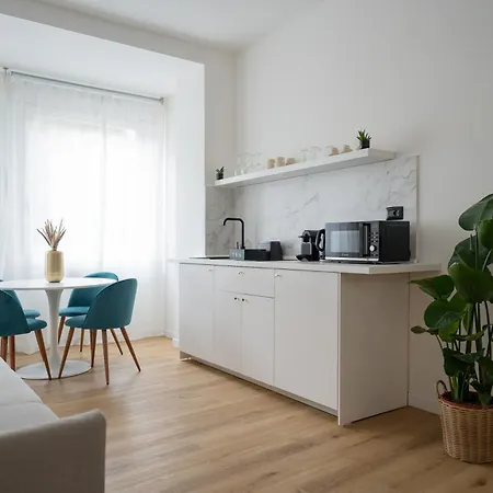 Alatea Valverde 아파트 *